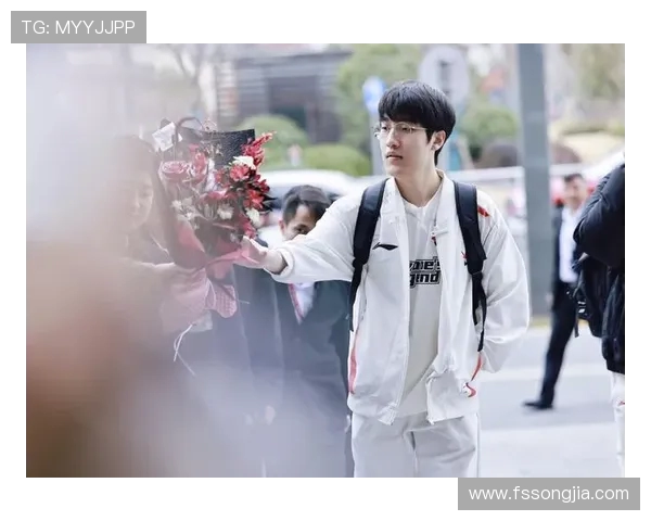 全明星赛分析:TES团队协作展现出色配合与默契 全明星赛分析:TES团队协作展现出色配合与默契