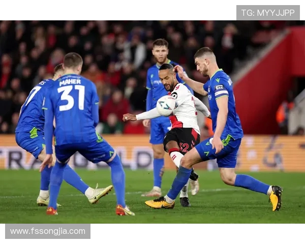 多德勒支与赫尔蒙激战正酣谁能在这场较量中笑到最后