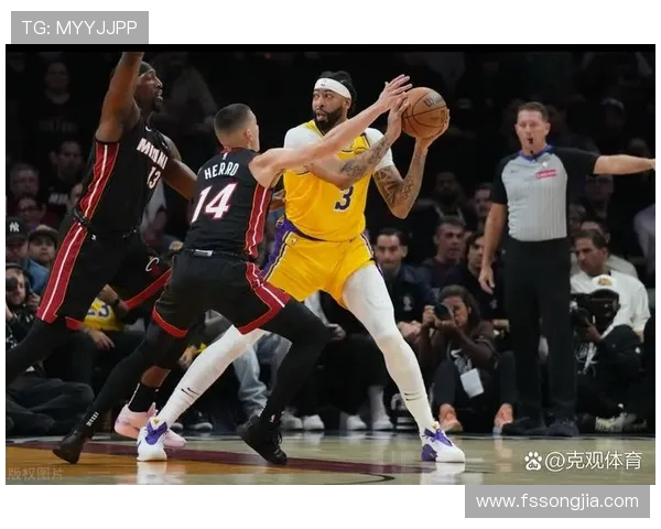 季后赛激战湖人对决热火精彩直播全程回顾与分析