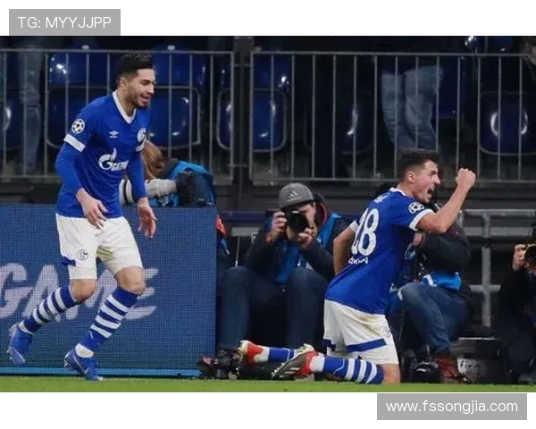 莫火车与沙尔克的激烈对决揭示了德甲赛场的竞争魅力与球队实力的较量