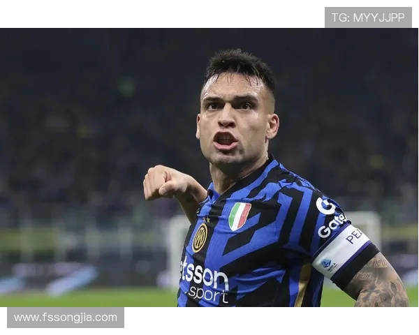 马丁内斯的传奇旅程：从球场新星到世界足球巨星的蜕变与成就