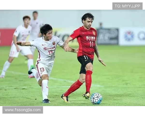 南京足球队与重庆足球队的耐力较量赛后分析与反思