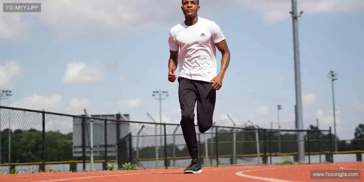 球迷专属装备库，限量潮品一键收藏！🎁